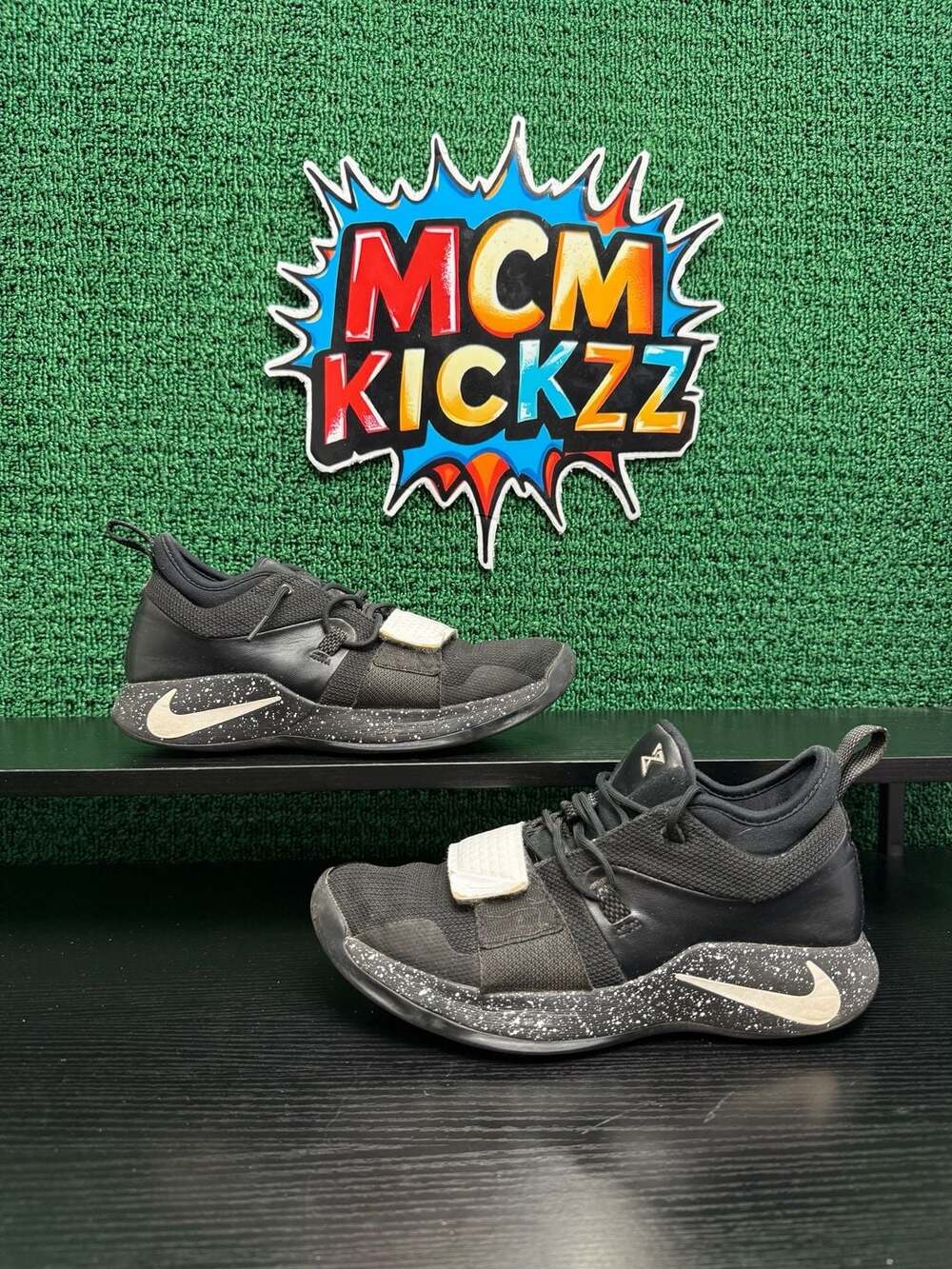 Nike PG 2.5 TB Black/White Men’s Size 9.5 Pre-Owned: Fair Condition